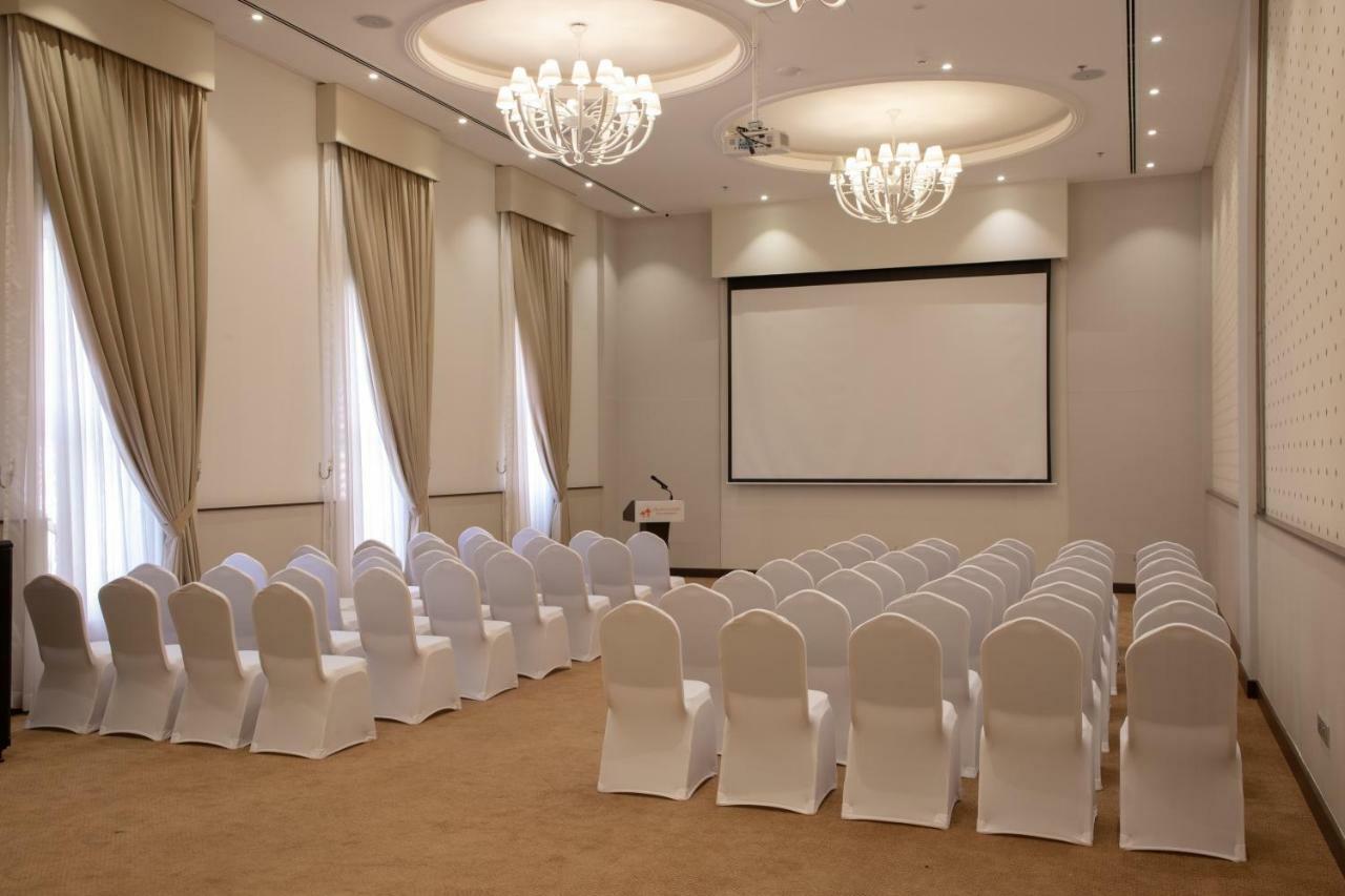 Orange Suites Hotel Manama Exterior foto